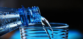 Obraz: woda z butelki
